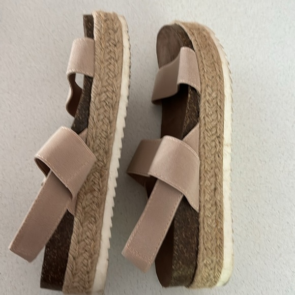 Madden girl women’s size 7 sandals. - Picture 3 of 4